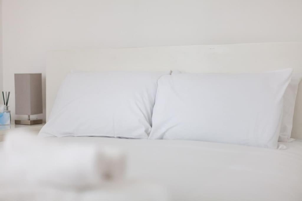 לונדון Spacious Retreat 2-Bed In Popular Camden Town מראה חיצוני תמונה