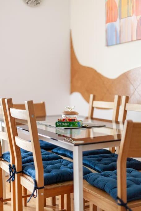 לונדון Spacious Retreat 2-Bed In Popular Camden Town מראה חיצוני תמונה